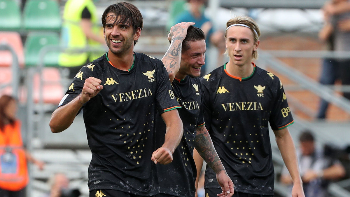 Venezia FC Home Jersey 2021/22.jpg